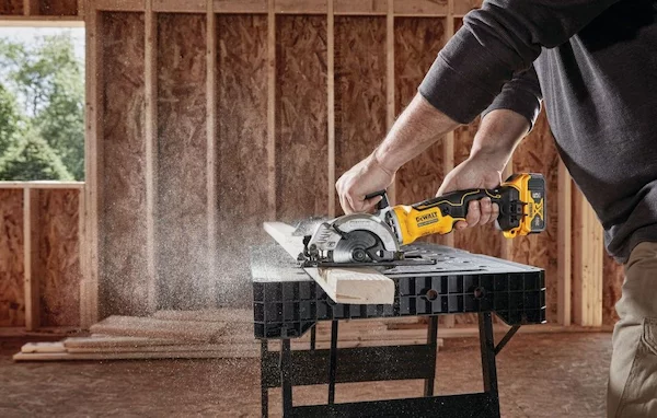 Аккумуляторная циркулярная пила DeWalt DCS571E1T — изображение 6